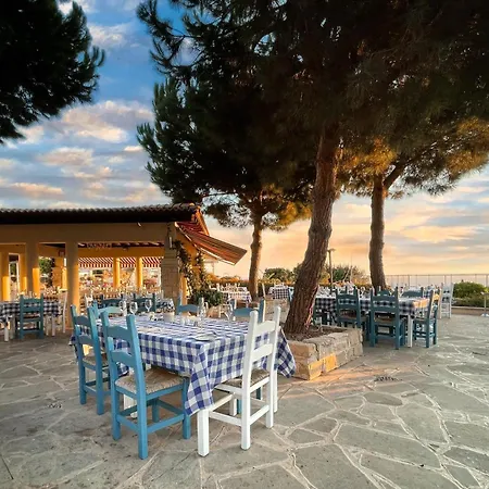 5 Bedroom Rio With Large Private Pool And Hot Tub, Aphrodite Hills Villa Kouklia