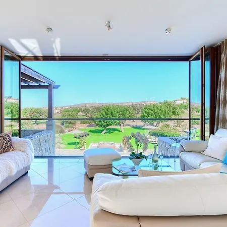 5 Bedroom Rio With Large Private Pool And Hot Tub, Aphrodite Hills Kouklia