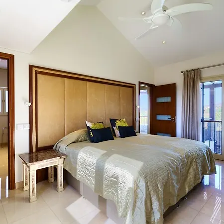 Villa 5 Bedroom Rio With Large Private Pool And Hot Tub, Aphrodite Hills Kouklia