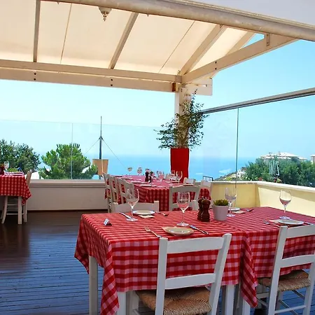 Villa 5 Bedroom Villa Rio With Large Private Pool And Hot Tub, Aphrodite Hills Resort *