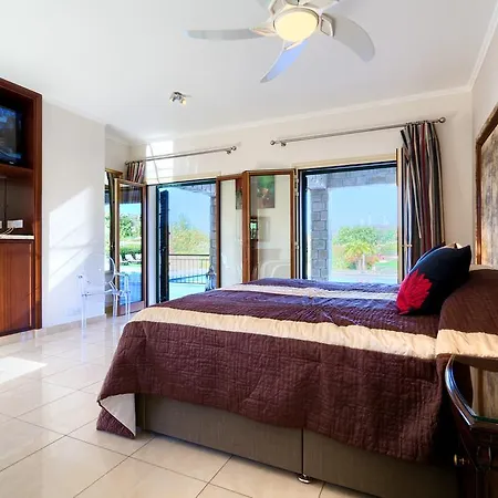 Villa 5 Bedroom Villa Rio With Large Private Pool And Hot Tub, Aphrodite Hills Resort *