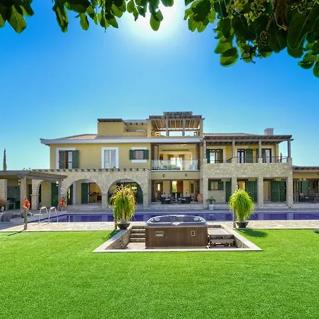 Villa 5 Bedroom Rio With Large Private Pool And Hot Tub, Aphrodite Hills *