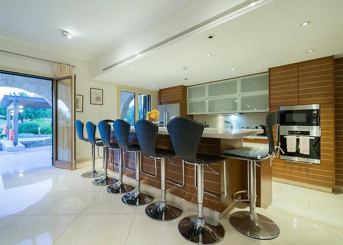 Villa 5 Bedroom Rio With Large Private Pool And Hot Tub, Aphrodite Hills