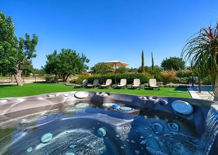 Villa 5 Bedroom Rio With Large Private Pool And Hot Tub, Aphrodite Hills Kouklia