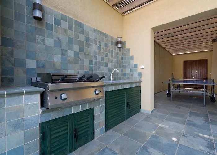 5 Bedroom Rio With Large Private Pool And Hot Tub, Aphrodite Hills Villa Kouklia