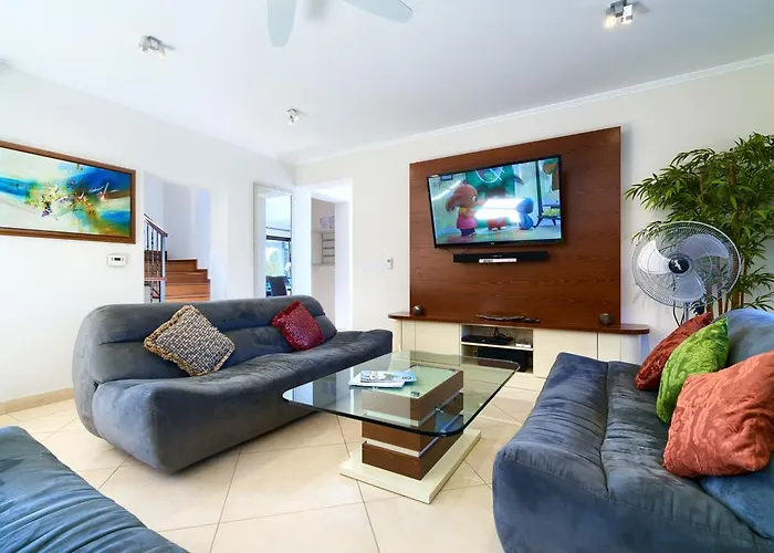 5 Bedroom Rio With Large Private Pool And Hot Tub, Aphrodite Hills Kouklia