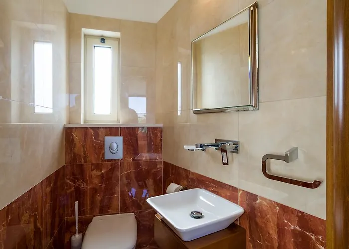 5 Bedroom Rio With Large Private Pool And Hot Tub, Aphrodite Hills Villa *