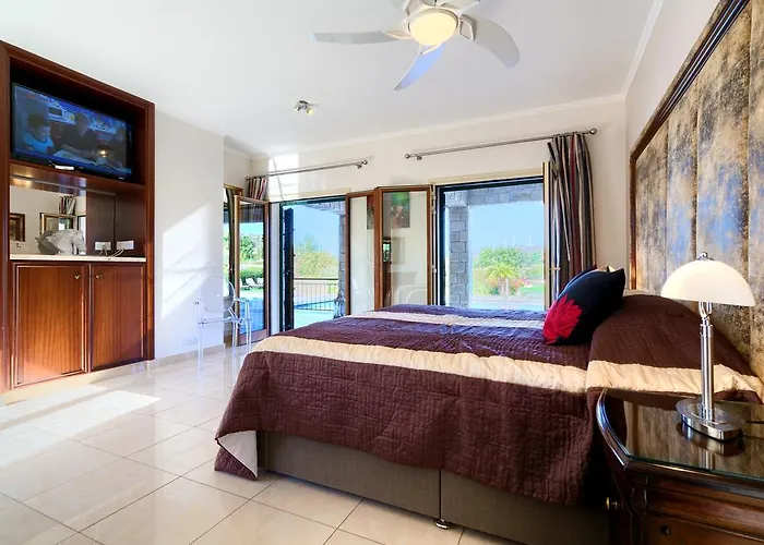 Villa 5 Bedroom Rio With Large Private Pool And Hot Tub, Aphrodite Hills *