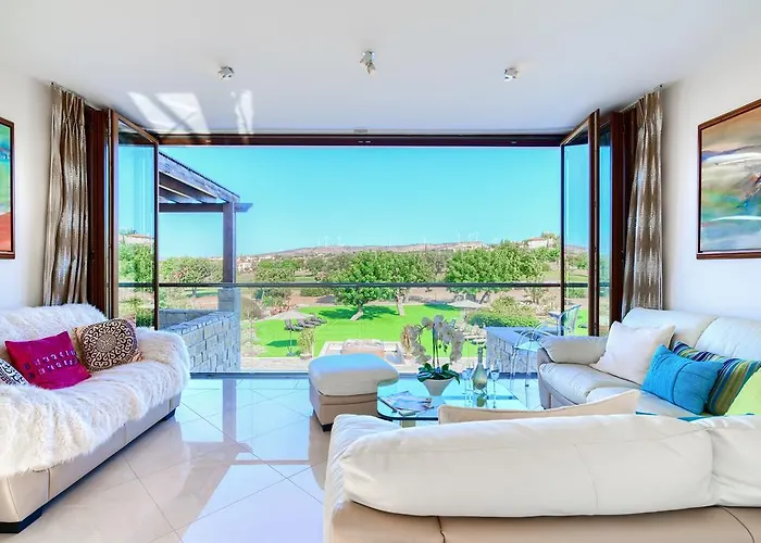 5 Bedroom Rio With Large Private Pool And Hot Tub, Aphrodite Hills Kouklia