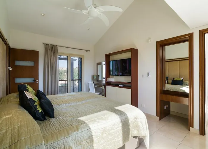 Villa 5 Bedroom Rio With Large Private Pool And Hot Tub, Aphrodite Hills *