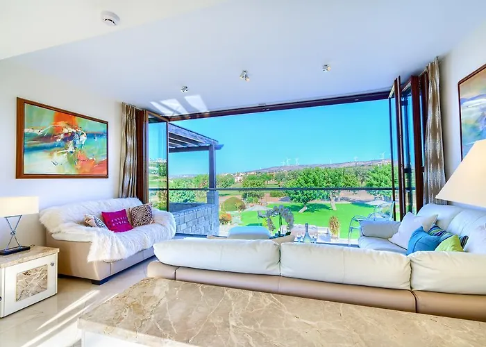 5 Bedroom Rio With Large Private Pool And Hot Tub, Aphrodite Hills *